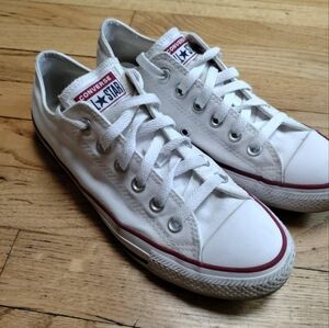 Womens white converse size 7.5